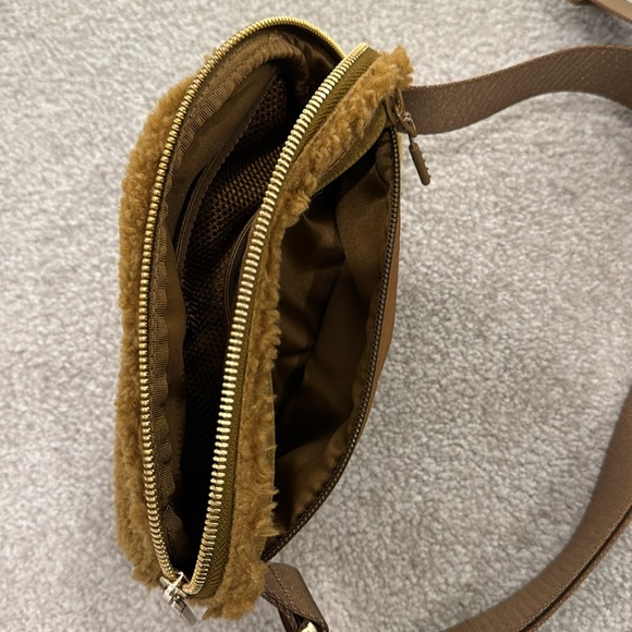 Lululemon everywhere belt bag 1L fleece - Picture 5 of 5